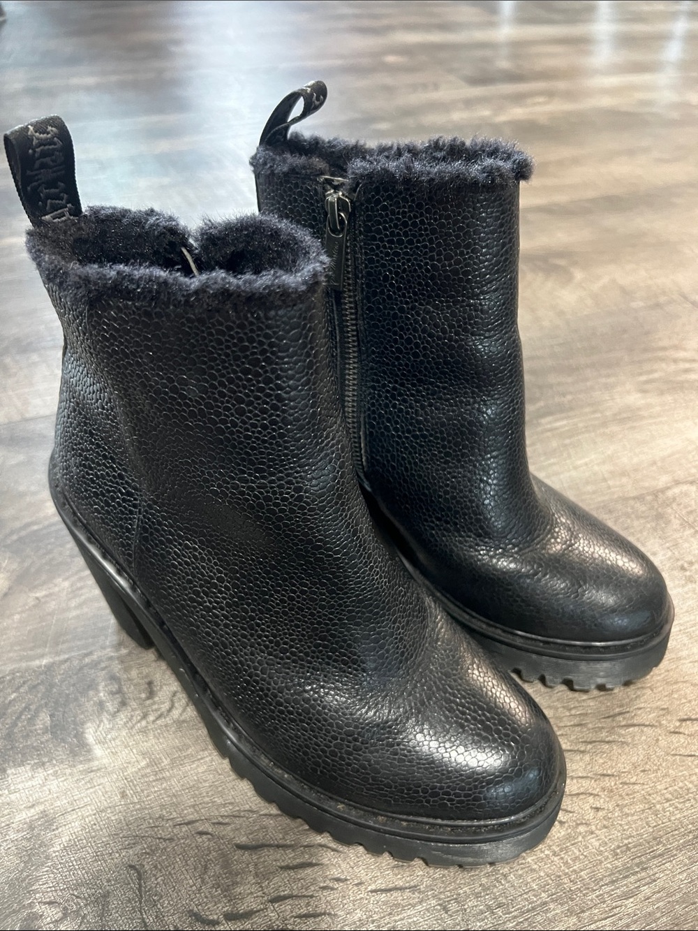 Dr. Martens Black “Magdalena” Leather Heeled Ankle Boots Womens 7